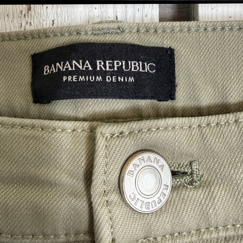 Banana Republic Girlfriend Jeans Women's 32 Green Khaki Premium Denim Relax fit - Picture 3 of 10